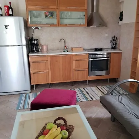 Flat With Garden Thessaloniki